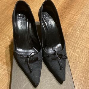Gucci pumps